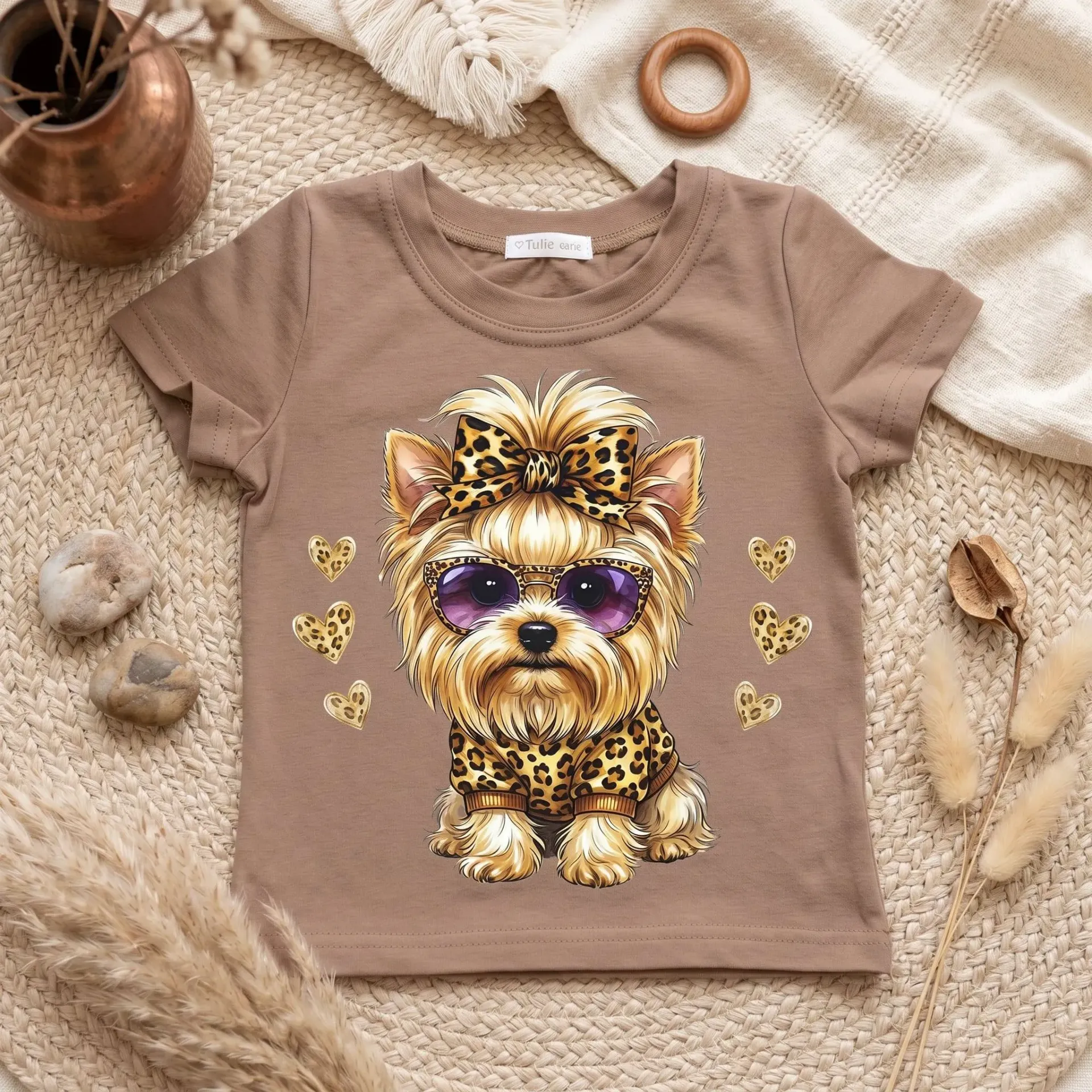 Meisjes T-shirt met hondje in leopard stijl – trendy print – bruin (86/92)